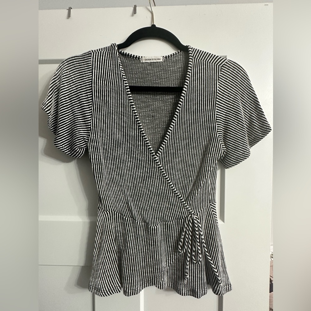 Caution to the wind stripes shirt size M